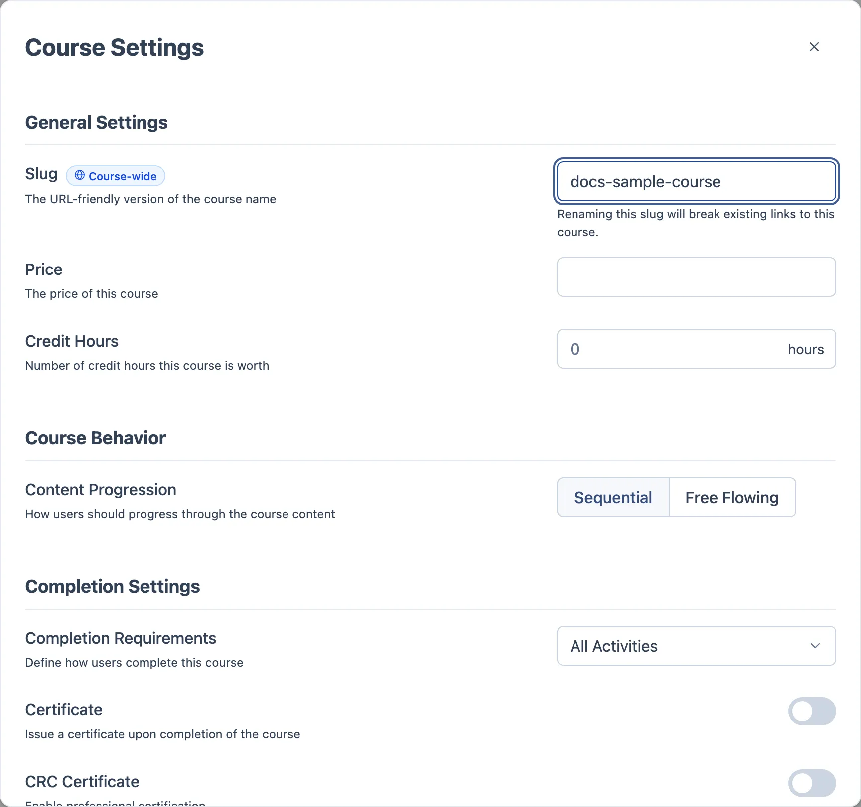 Diálogo Course Settings: General Settings com Slug carregando um selo Course-wide, Price e Credit Hours, depois Course Behavior com um toggle Sequential / Free Flowing.